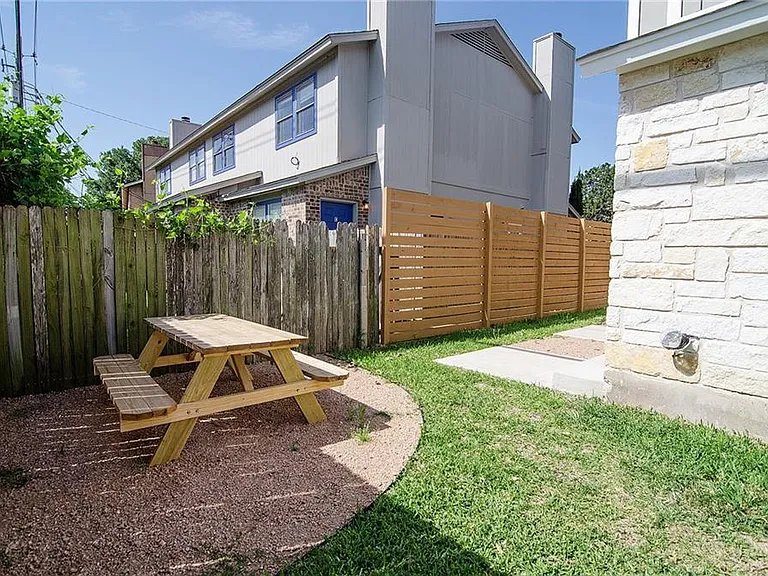 11901 Alpheus Ave #D — Photo 22