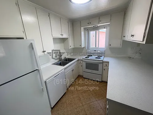 1182 Holly Ave #D Photo 1