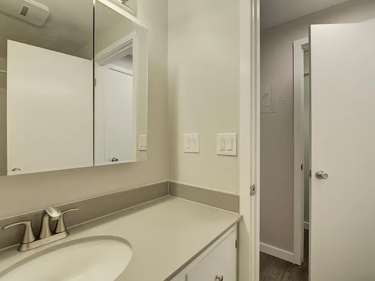 715 N 85th St #1 — Photo 22
