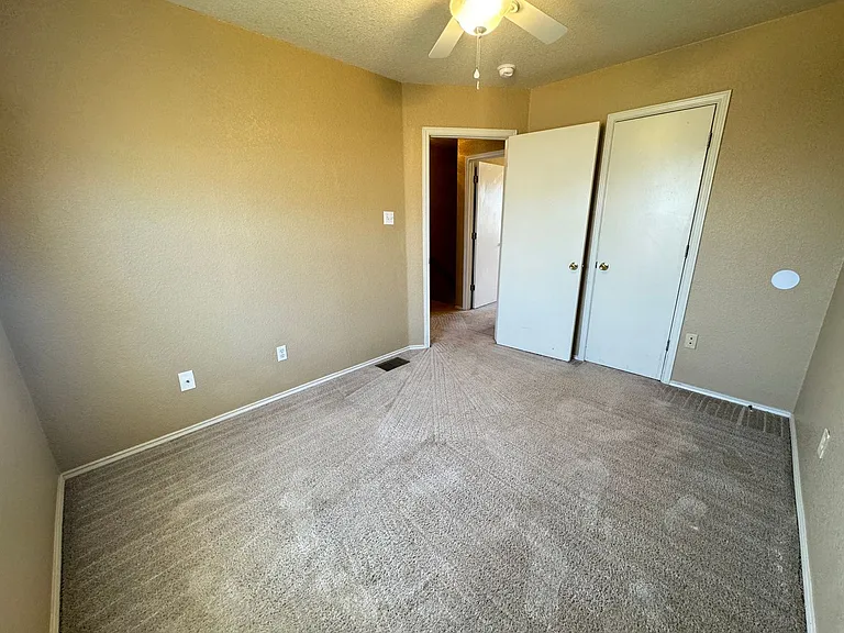 1712 Old FM 440 — Photo 15