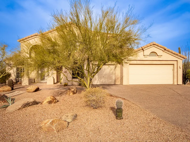 7150 E Morning Vista Ln — Photo 1