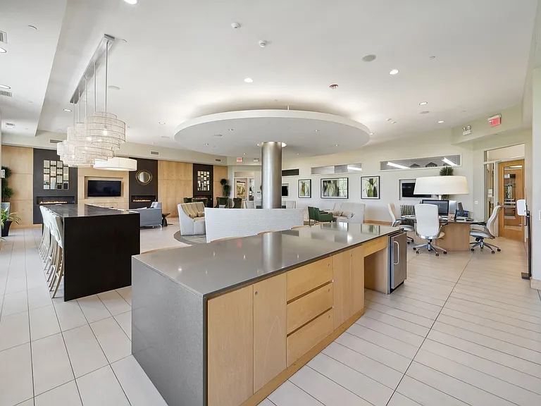 Evanston_amenity_clubroom (4)