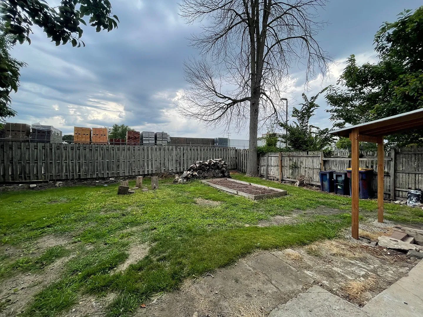 4 bed, 2.0 bath, 1136 sqft, $1,995 — Photo 3