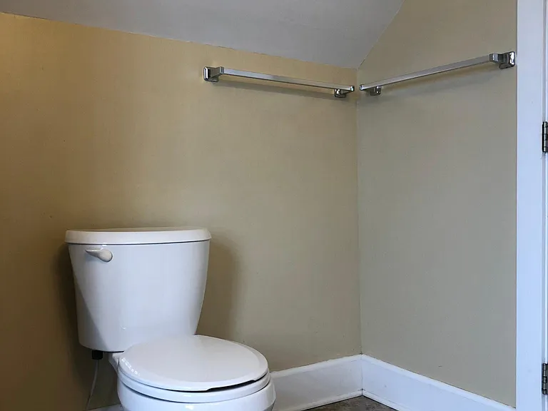 2213 S Robinson Ave #UPPER — Photo 9