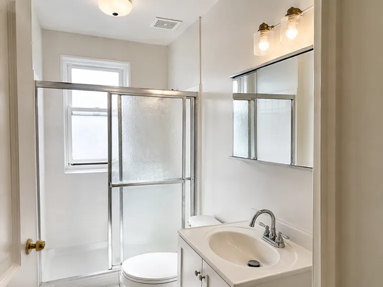 2332 W Charleston St — Photo 4