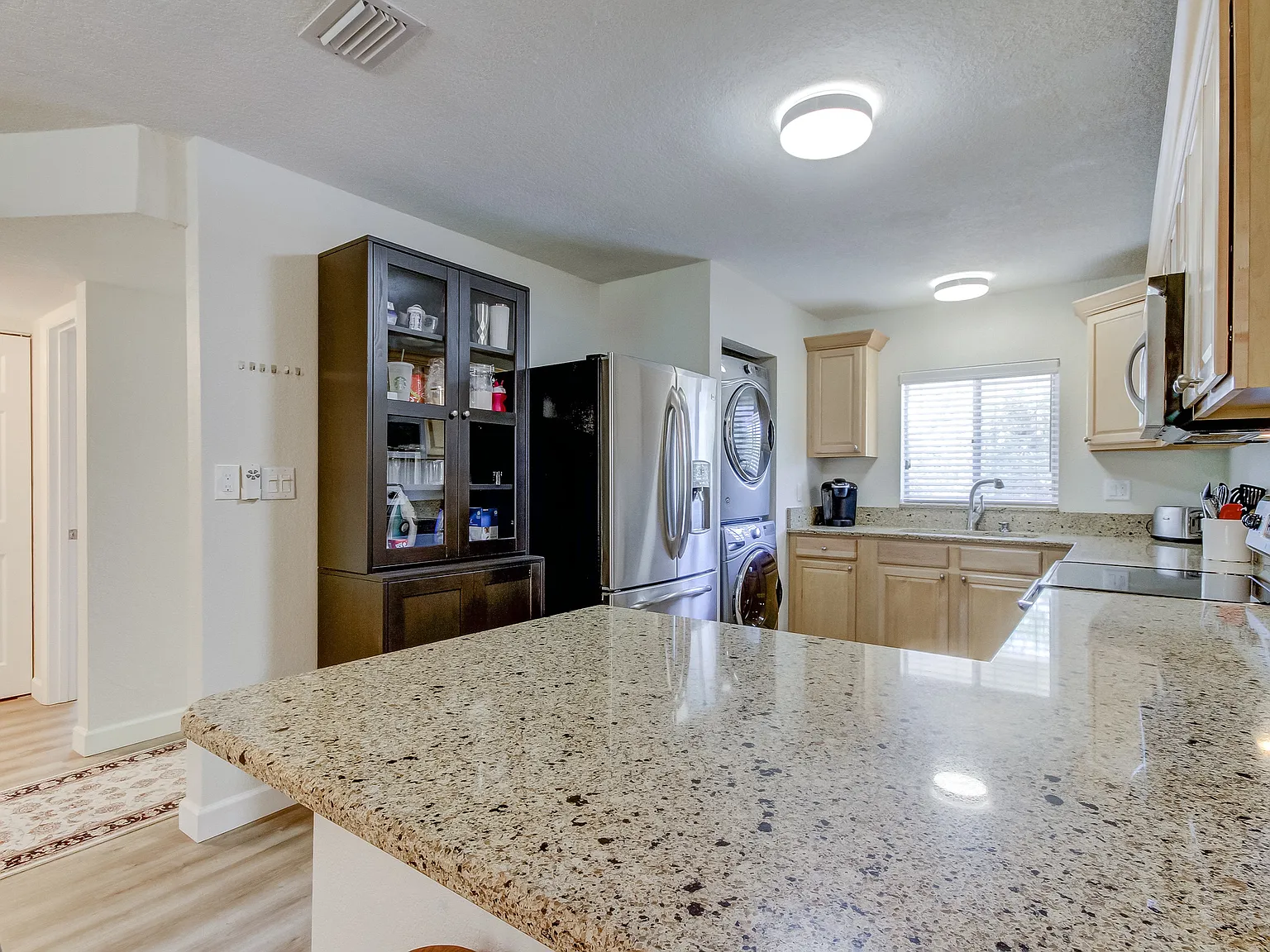 2 bed, 1145 sqft, $2,500 — Photo 4