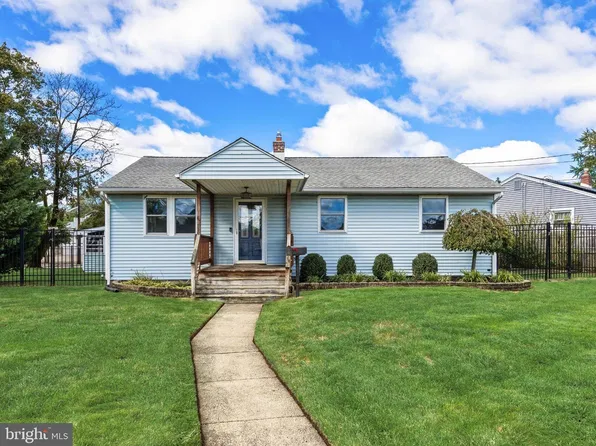 429 Hubbs Dr, Palmyra, NJ 08065
