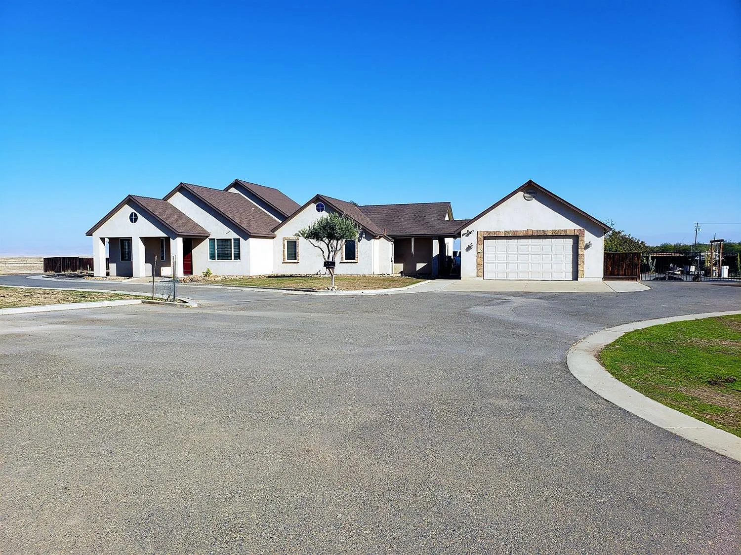 14242 E Jordan Rd photo 1