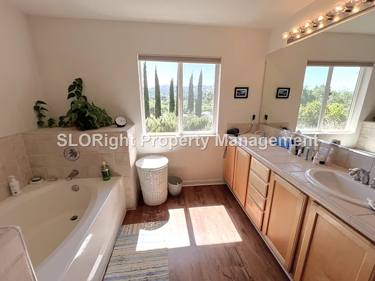 1527 Via Briza Ct — Photo 13