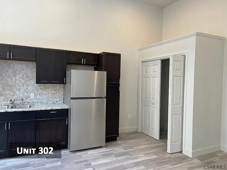 500 Main St #201 — Photo 10