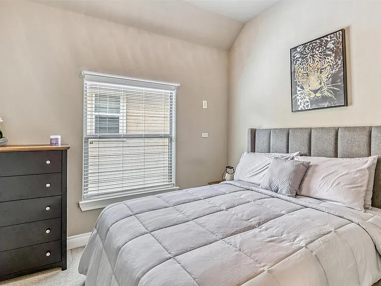 9113 Creekstone Lake Dr — Photo 26