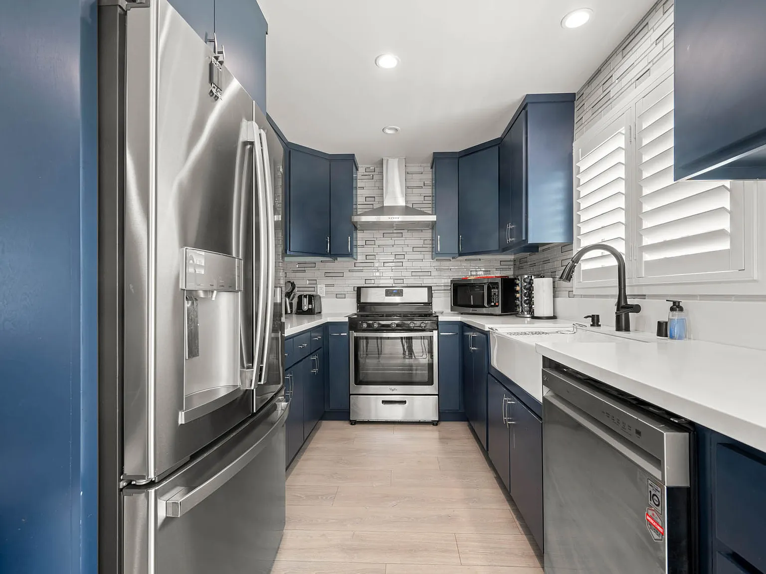4 bed, 1635 sqft, $9,000 — Photo 3