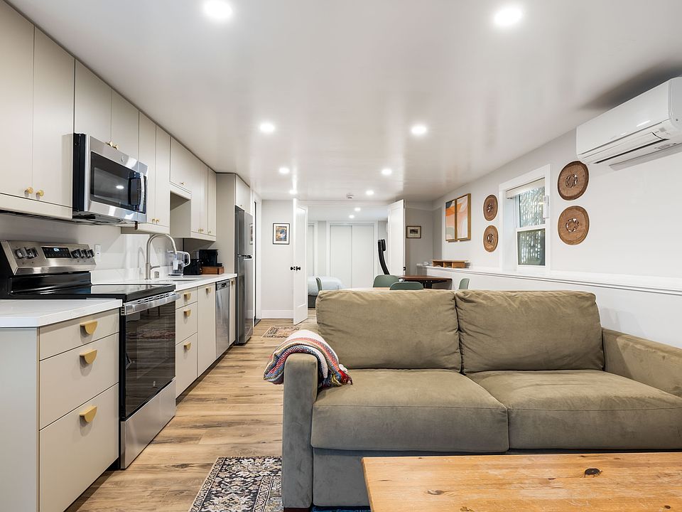 1st image of 471 49th St #471