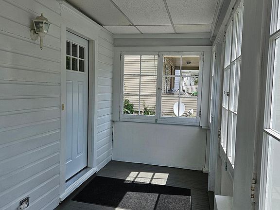 5th image of 369 E Wilbeth Rd
