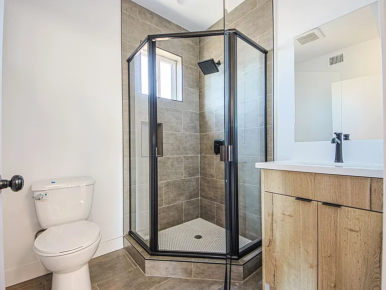 6421 Troost Ave — Photo 11