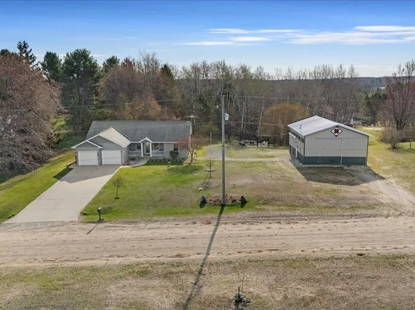 775 S 2nd St, Harrison, MI 48625