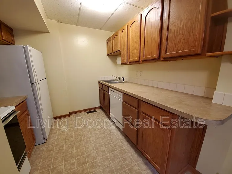 15 Jackson Ave #3 — Photo 6