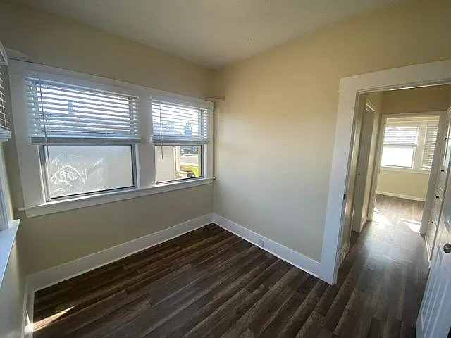 102 Broadway St — Photo 27