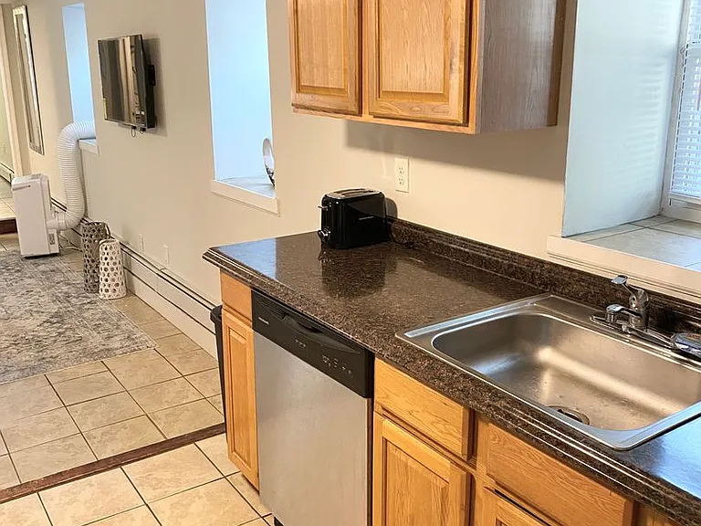 1100 South Ave — Photo 31