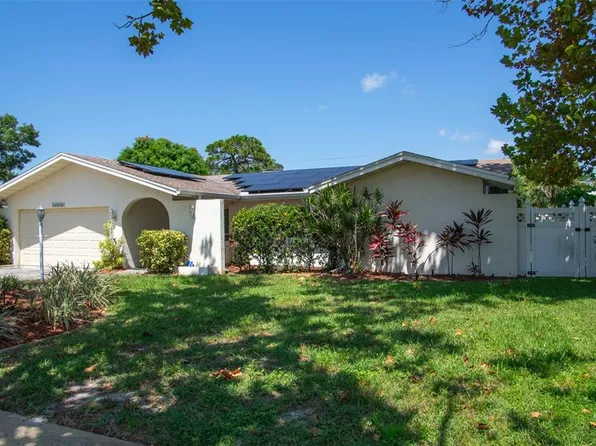 13179 Dorchester Dr, Seminole, FL 33776