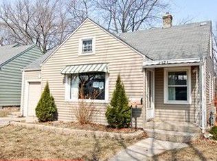 2004 Marshall Pkwy, Waukegan, IL 60085