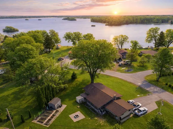 N7389 Edgewater Dr, Beaver Dam, WI 53916
