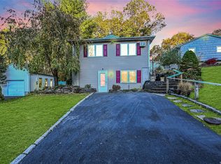 65 The Vale, Ronkonkoma, NY 11779