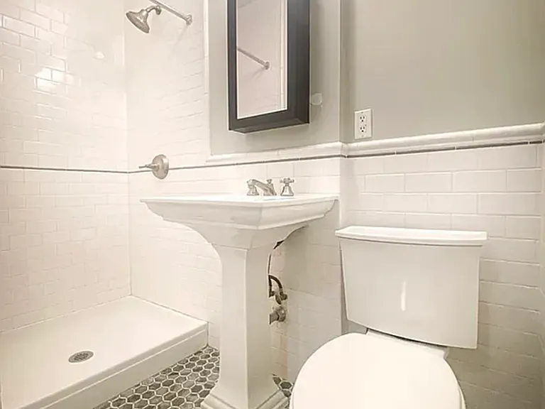 206 W 79th St #4R — Photo 5