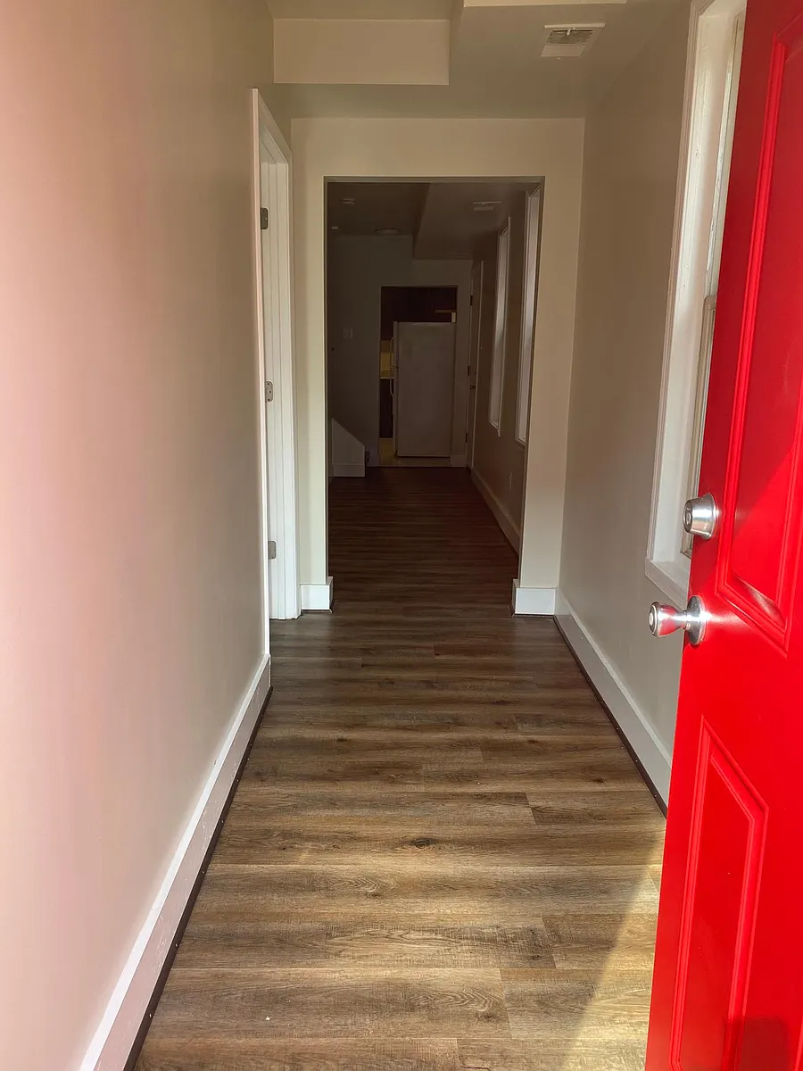 Entryway - 1832 Providence St NE