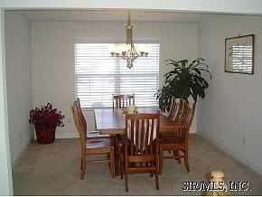 4th image of 2440 Calico Ln