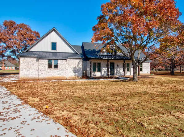 82 Maze Ct, Collinsville, TX 76233