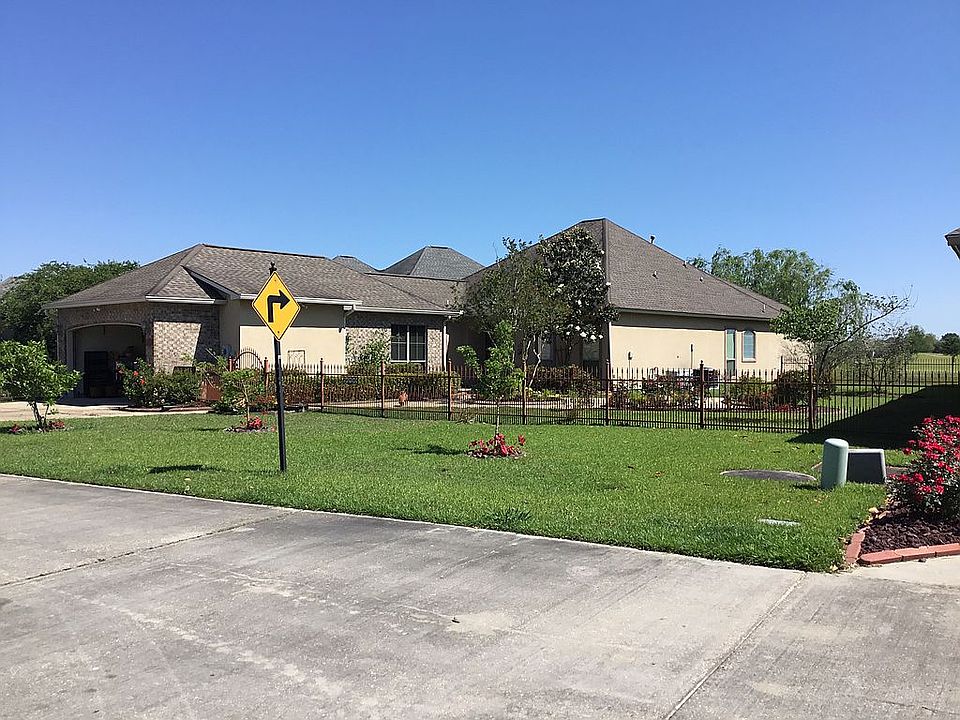 1st image of 5271 Courtyard Dr