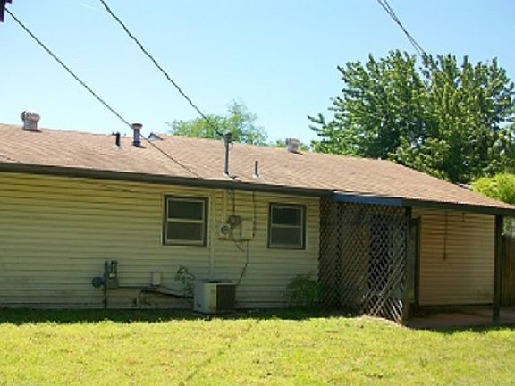 2nd image of 812 W Linden Ave