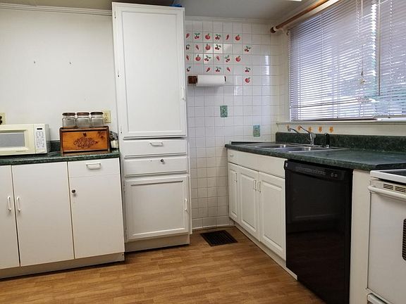 4th image of 1011 Caldwell St NW