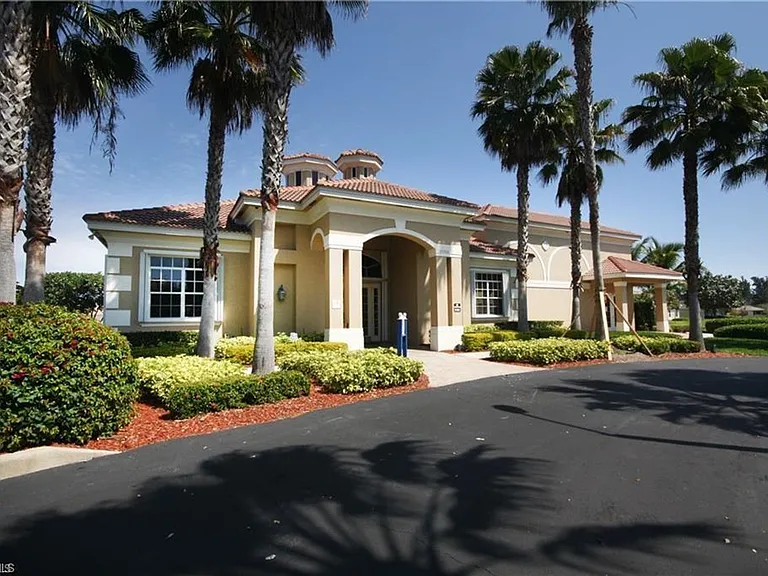 8995 Spring Mountain Way — Photo 19