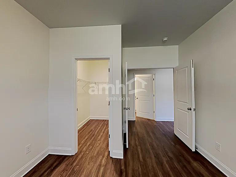 1130 Bentley Park Dr — Photo 21