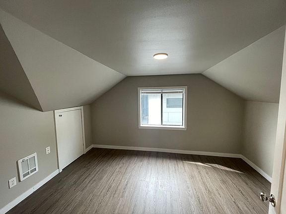 4th image of 1435 22nd Ave APT E