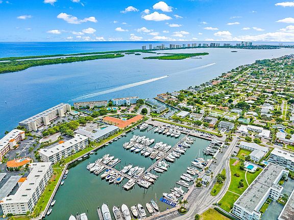 4th image of 52 Yacht Club Dr APT 209