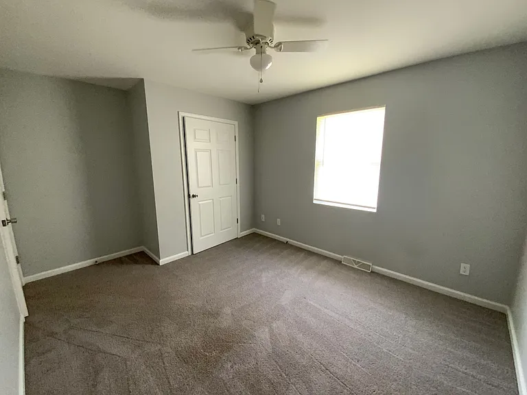 4621 - 4623 W Bainbridge Dr — Photo 16