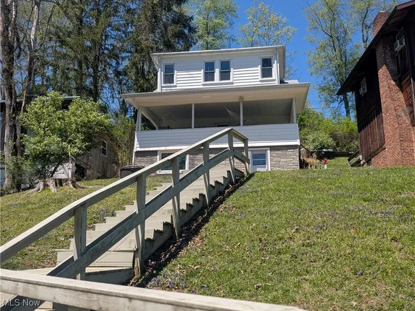 544 Maple Lake Rd, Bridgeport, WV 26330