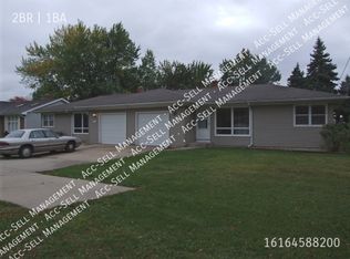 1724 52nd St SE, Kentwood, MI 49508