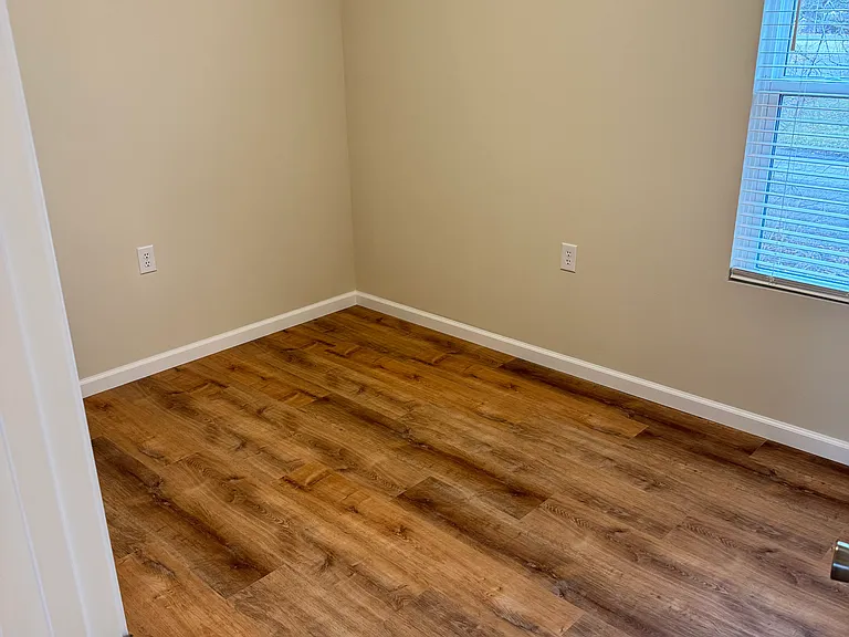 304 W Watson St — Photo 10
