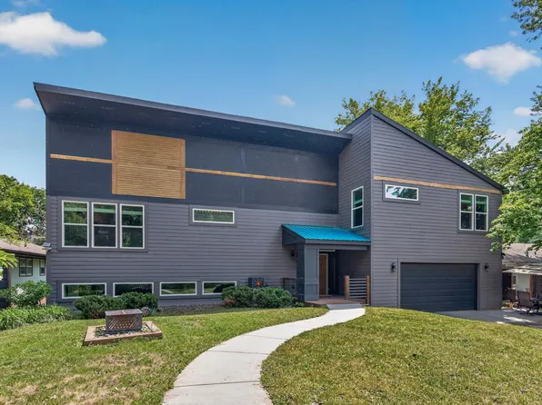 3432 Kyle Ave N, Minneapolis, MN 55422