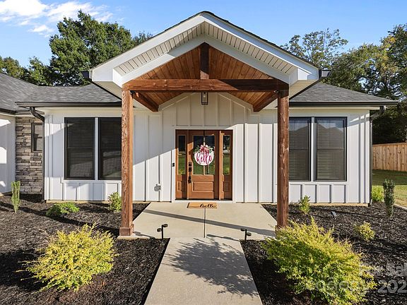 4th image of 27706 Taylor Ln