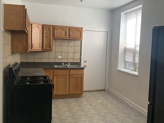 4th image of 5162 S King Dr #5172-2