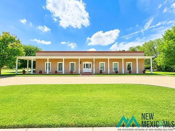 3rd image of 1531 La Vina Cir
