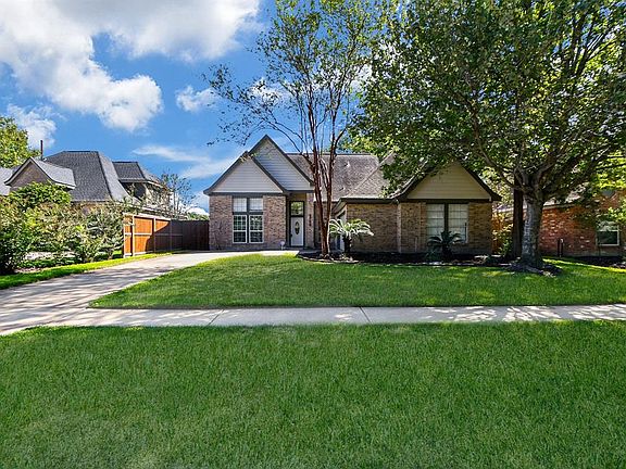 2nd image of 4758 Hidden Springs Drive