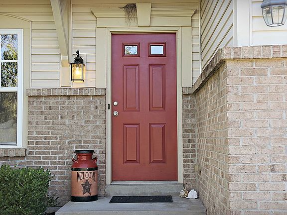 3rd image of 6315 Castle Oak Dr