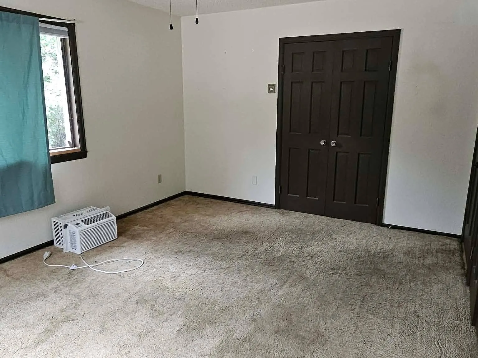 3 bed, 3000 sqft, $1,400 — Photo 3