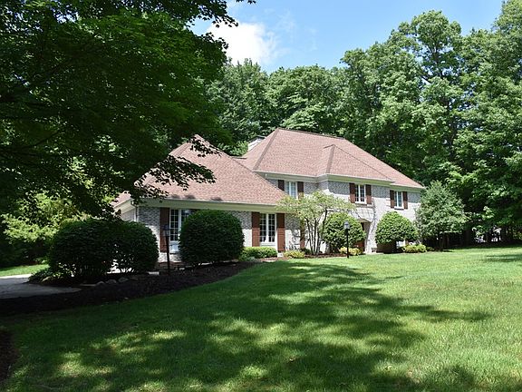 4th image of 363 Edgewood Dr